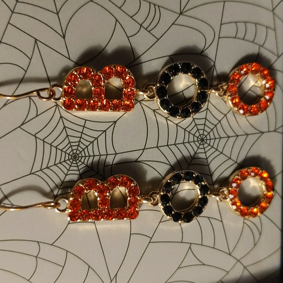 NWOT Gold Toned Orange &  Black Bejeweled "BOO" Metallic Drop Dangle Earrings - Picture 4 of 8